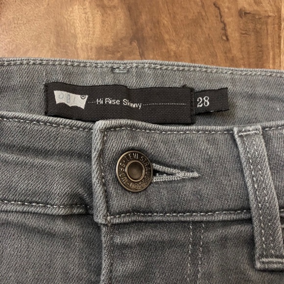 Levi's | Hi Rise Skinny Jeans - Grey - Picture 4 of 6